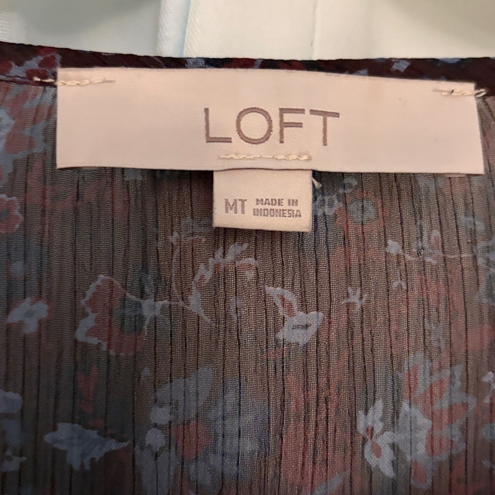 LOFT Women's Long Sleeve Floral‎ Mini Dress, size medium tall - Picture 2 of 7